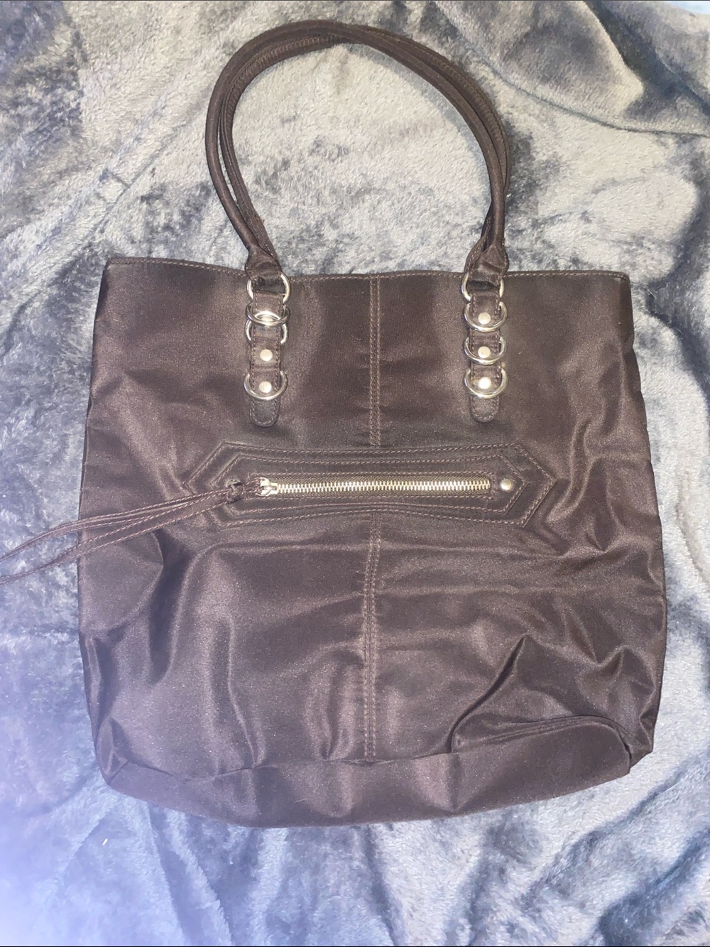 Classic Women's Brown Tote Bag with Exterior Zip Pocket